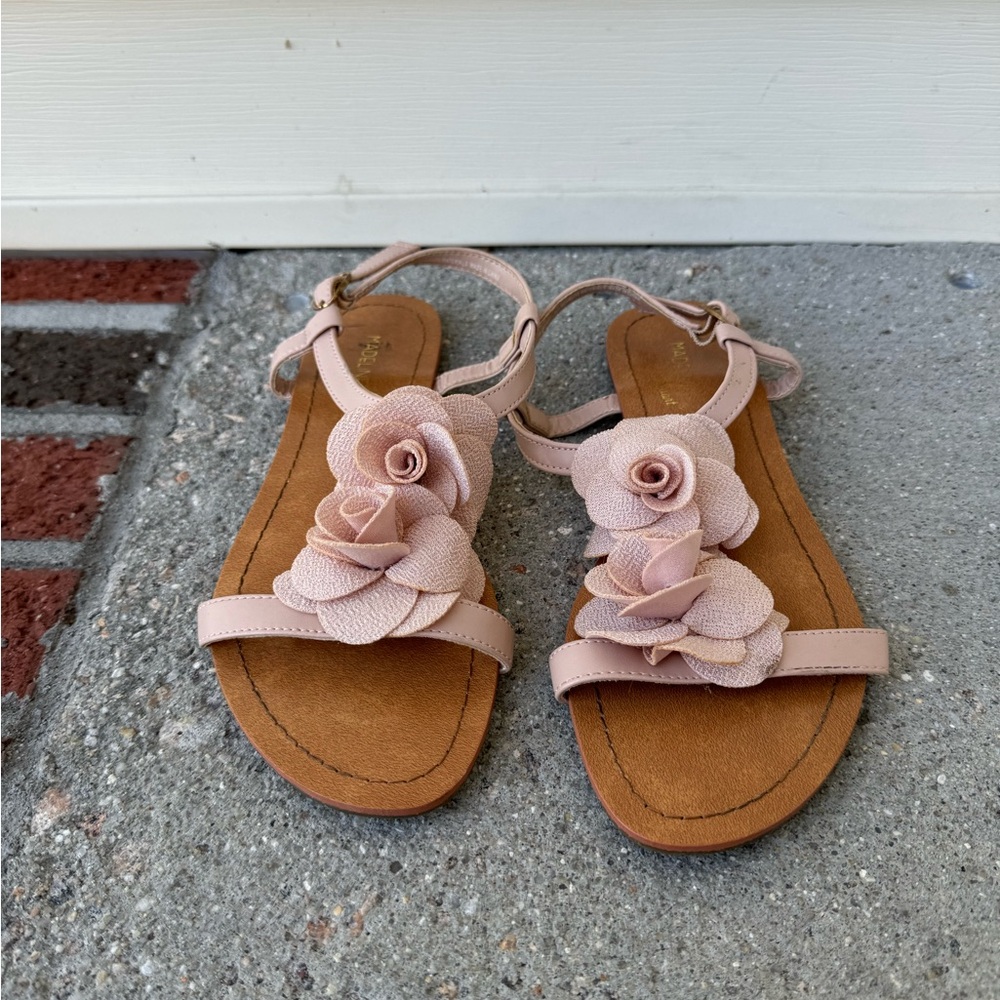 Madeline Stuart Women’s Blush Pink Flower Design Thong Sandals Size 7M